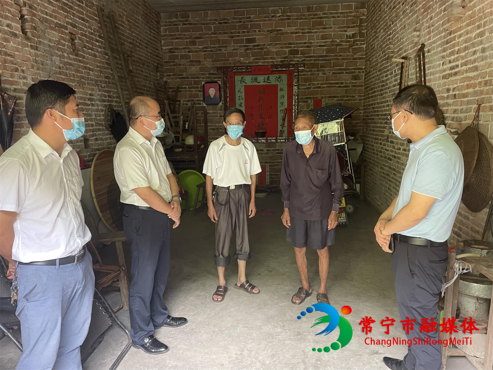 常宁市人民政府门户网站-何旭明到洋泉镇督导新冠疫苗接种工作