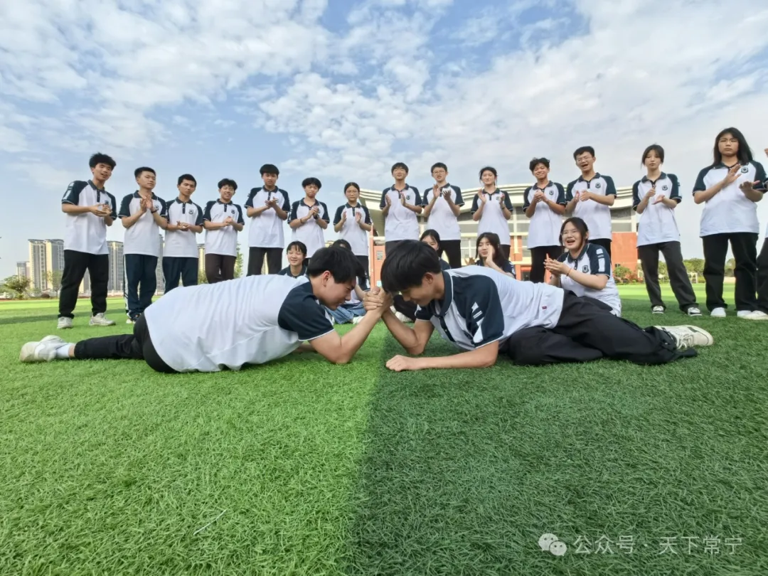 共青团常宁市委,市文明办在市二中联合组织开展12355中高考减压进行时