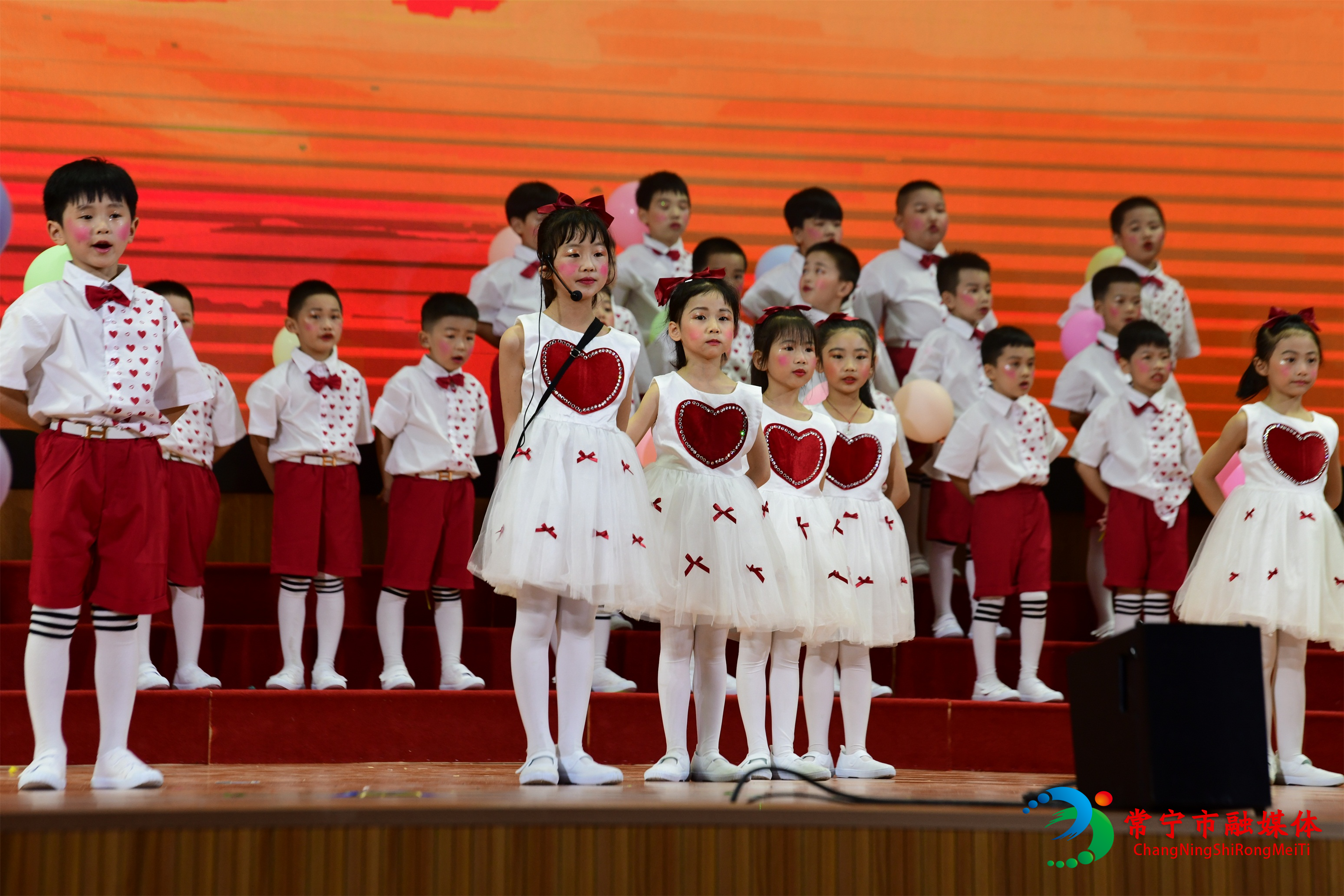 常宁市双蹲小学举行"童心向党 朵朵花开"庆"六一"成果展演