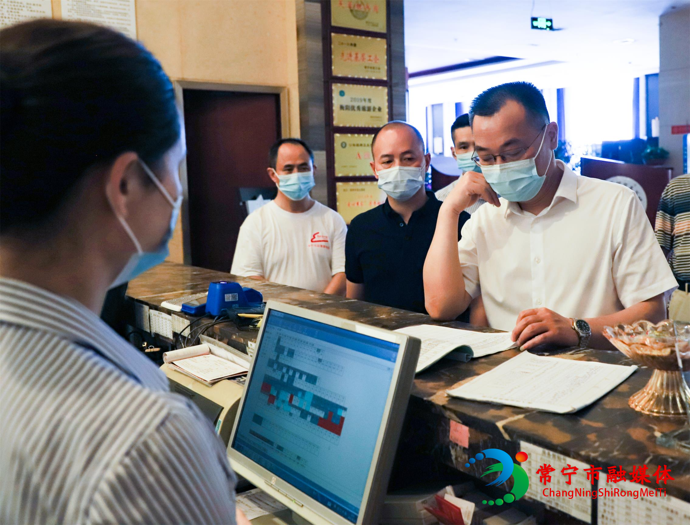 常宁市人民政府门户网站-邹远国检查指导商贸流通领域安全生产及疫情