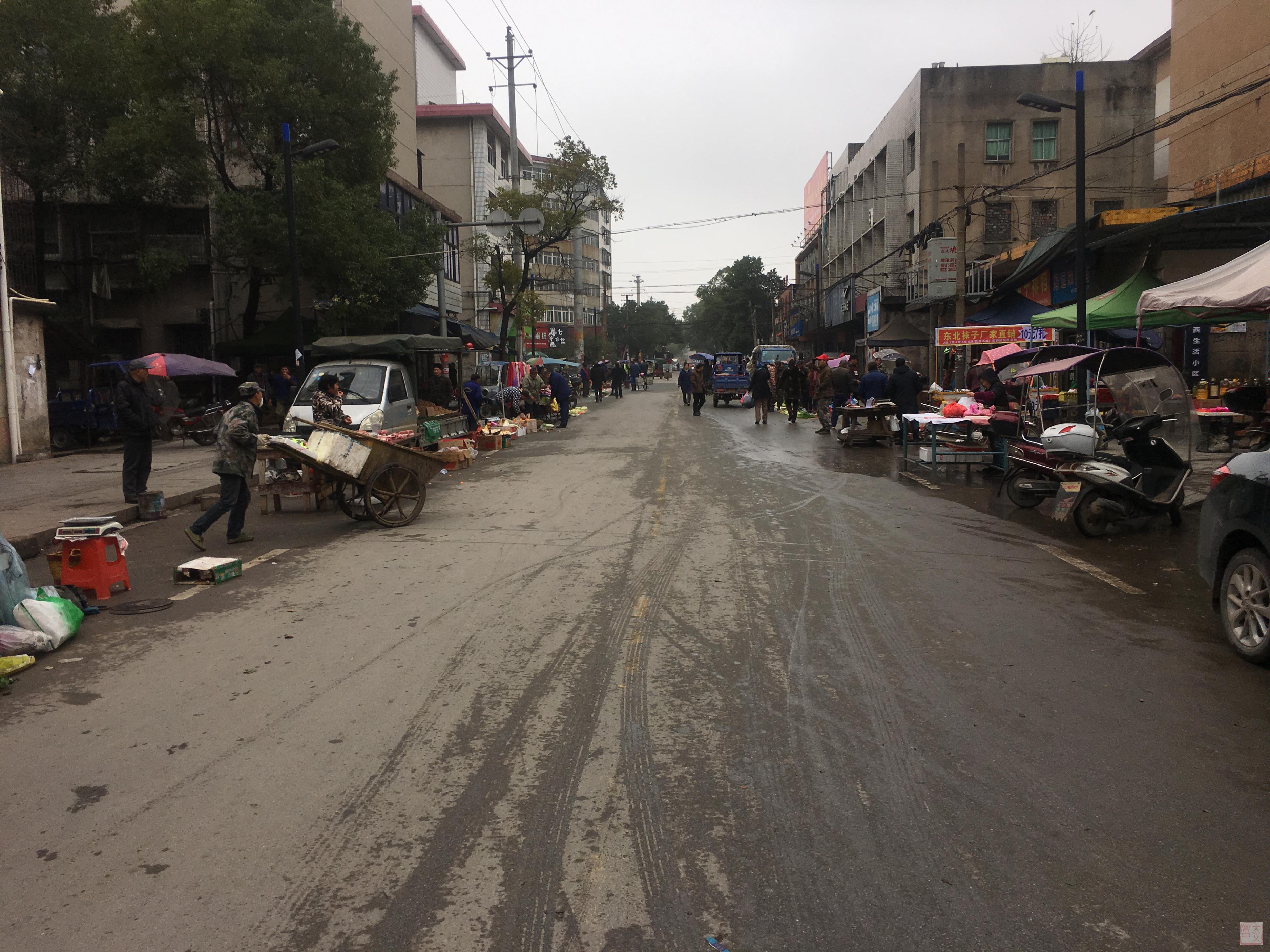 常宁重拳整治马路市场为期一年